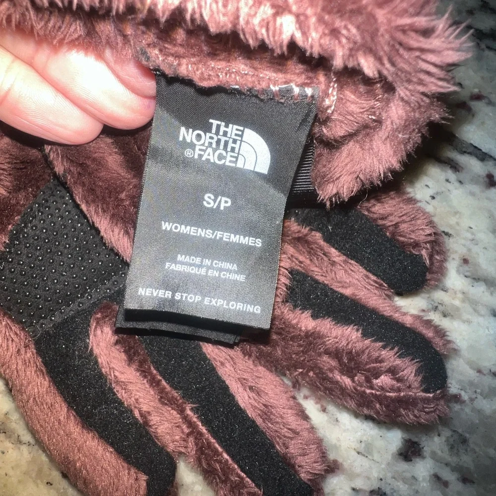 The North Face Gloves New with tag